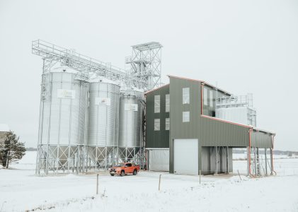 Iegulda jaunā graudu kompleksā